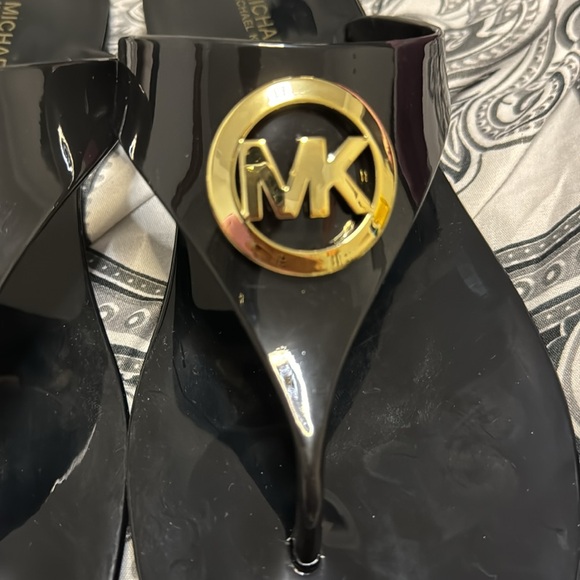 NWOT Michael Kors Jelly Sandals size 8M - Picture 3 of 3